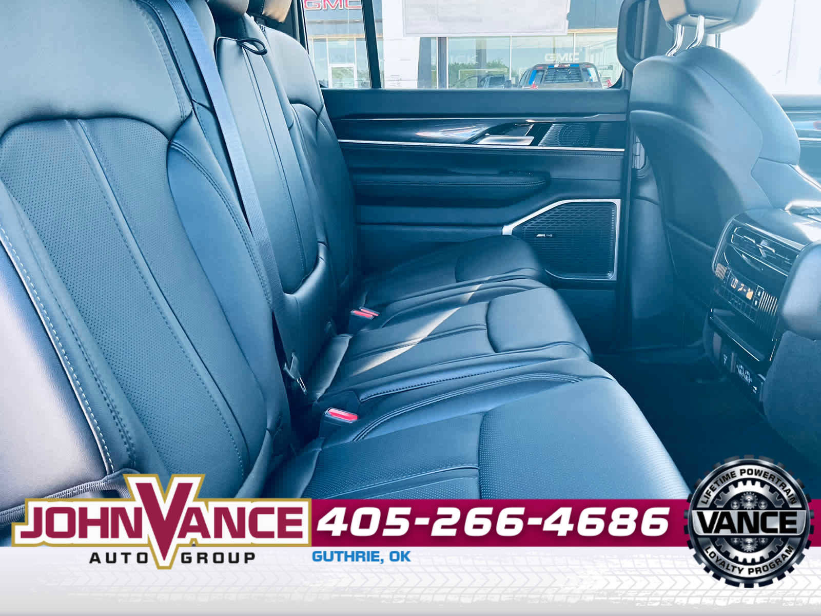 Used 2024 Jeep Wagoneer 4WD image 12