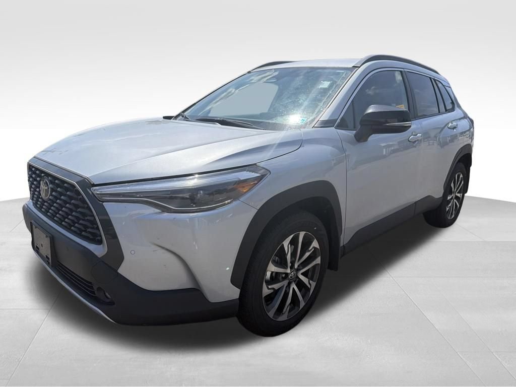 Used 2025 Toyota Corolla Cross XLE FWD image 32