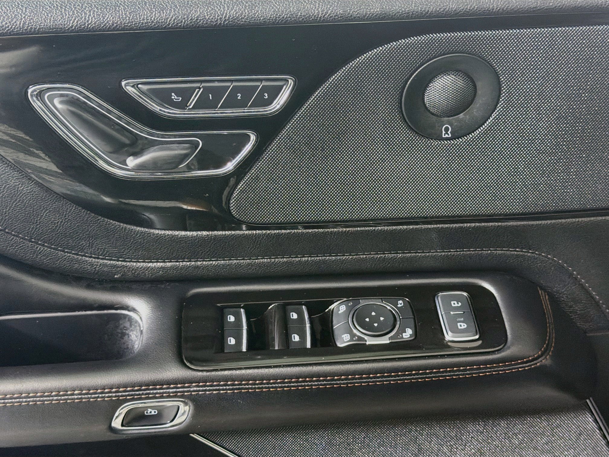 Used 2024 Lincoln Aviator Reserve RWD image 15