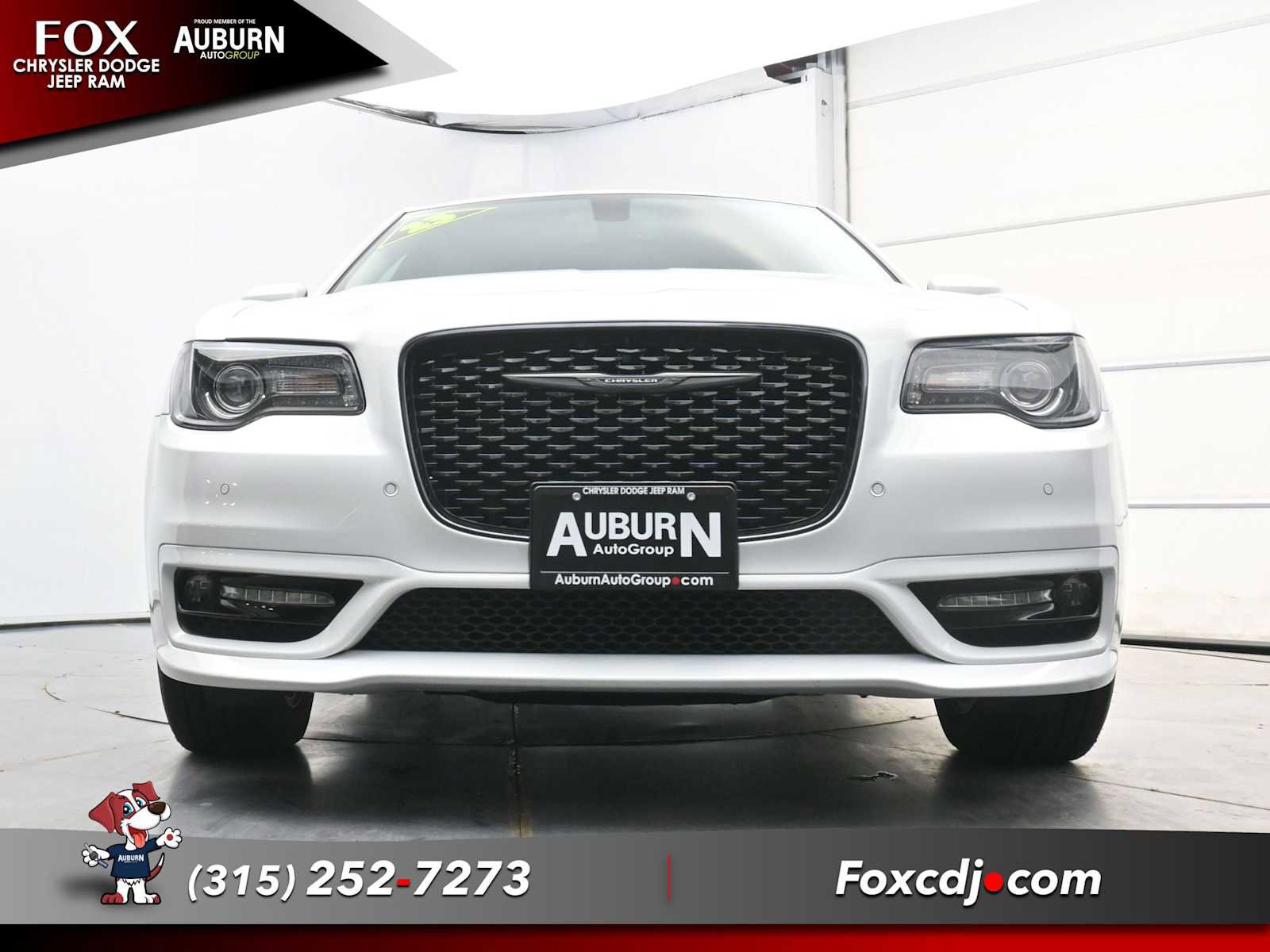 Used 2023 Chrysler 300 Touring L w/ Comfort Group image 17