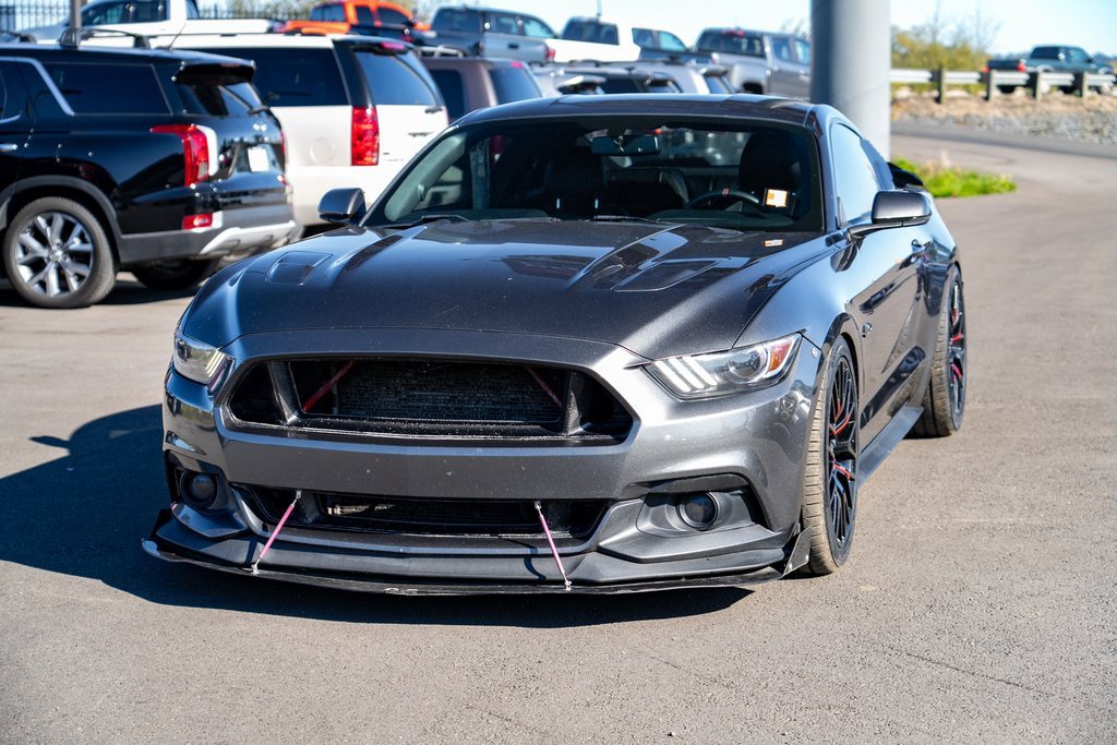 Used 2017 Ford Mustang GT Premium w/ GT Performance Package image 4