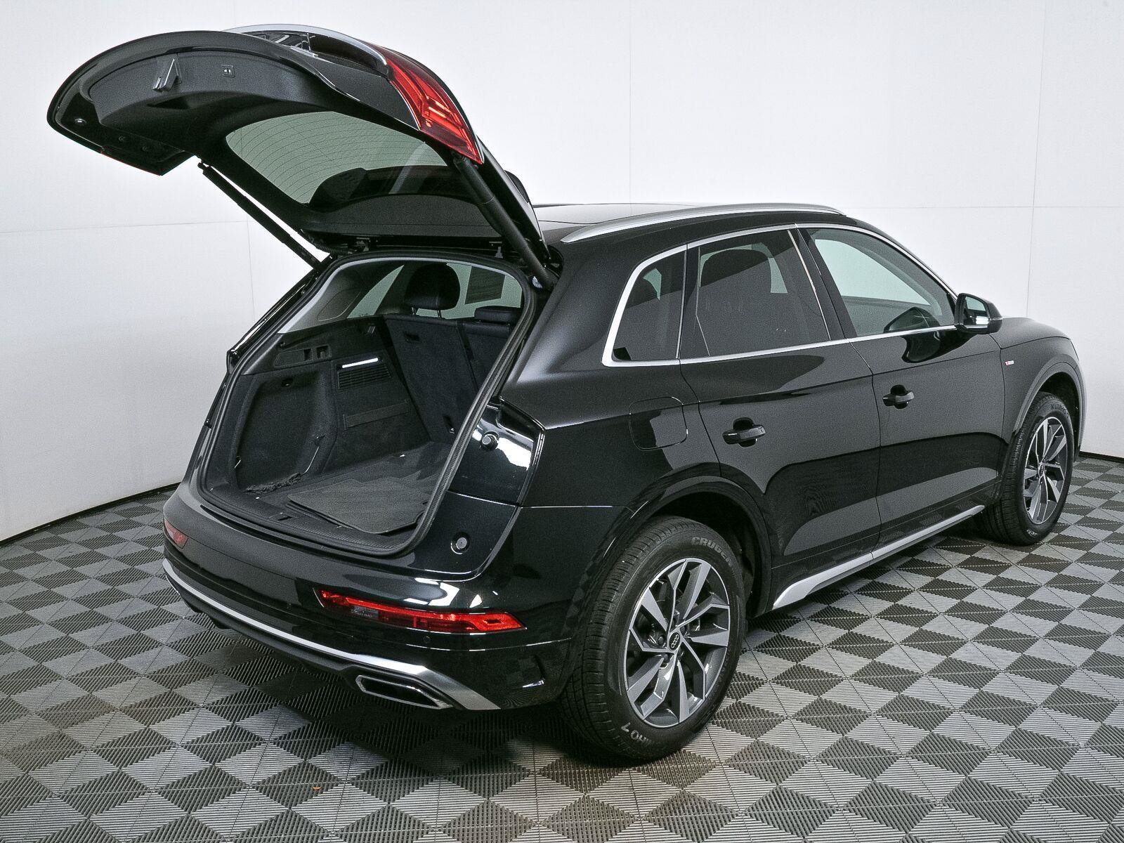Used 2023 Audi Q5 2.0T Premium Plus w/ Premium Plus Package AWD/4WD image 30