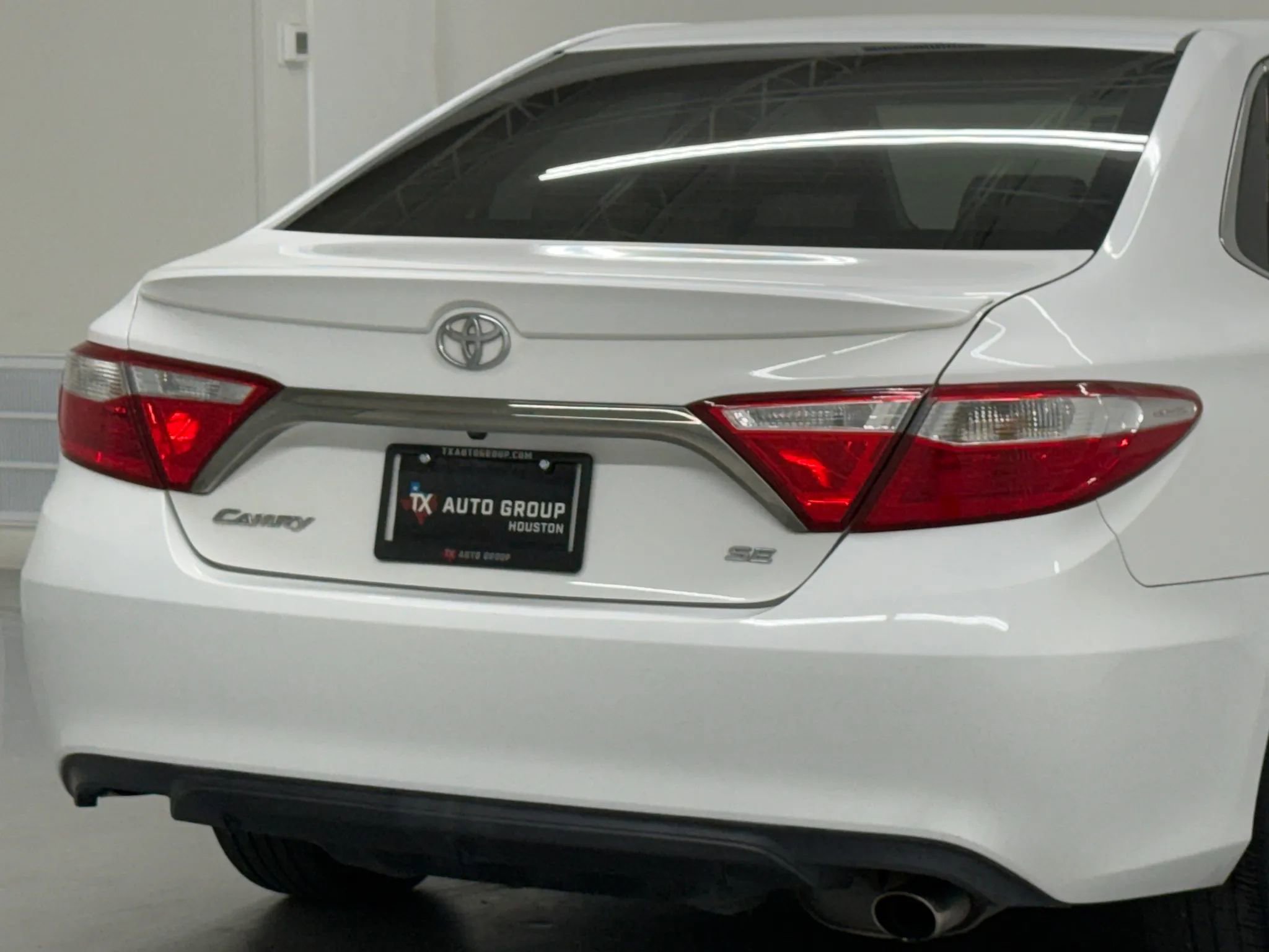 Used 2017 Toyota Camry SE FWD image 44