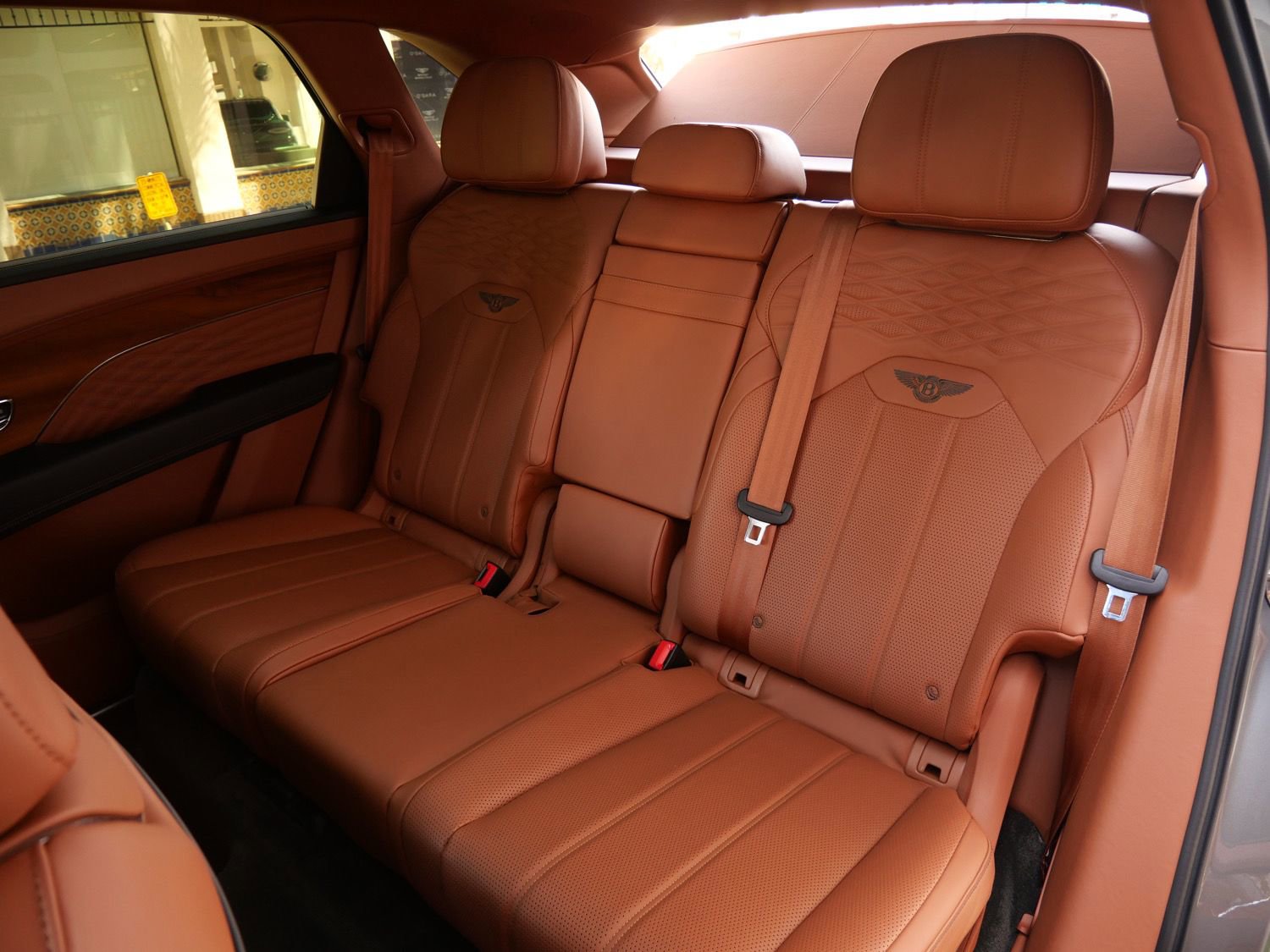 Used 2023 Bentley Bentayga Extended Wheelbase image 20