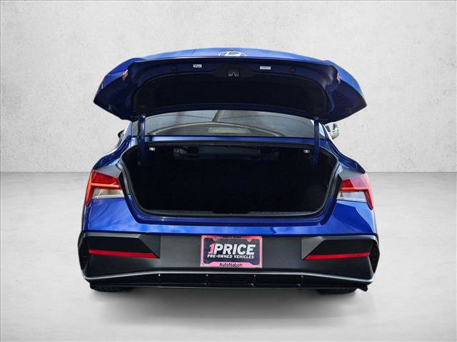 Certified 2025 Hyundai Elantra SEL FWD image 6