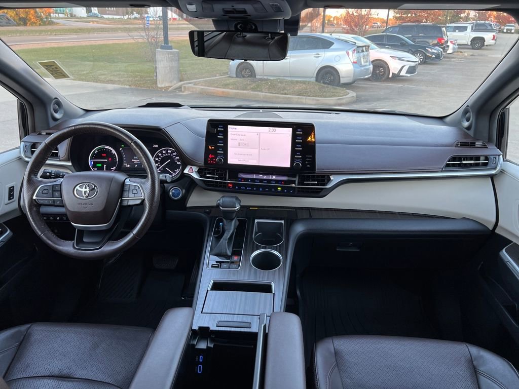 Used 2022 Toyota Sienna Platinum image 13