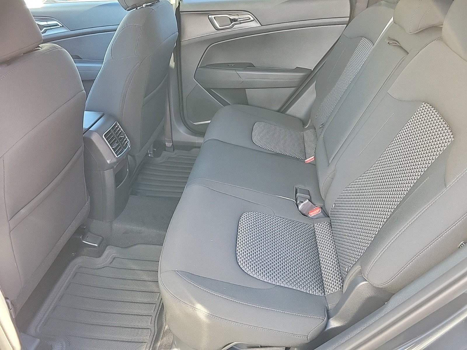 New 2025 Kia Sportage LX FWD image 5