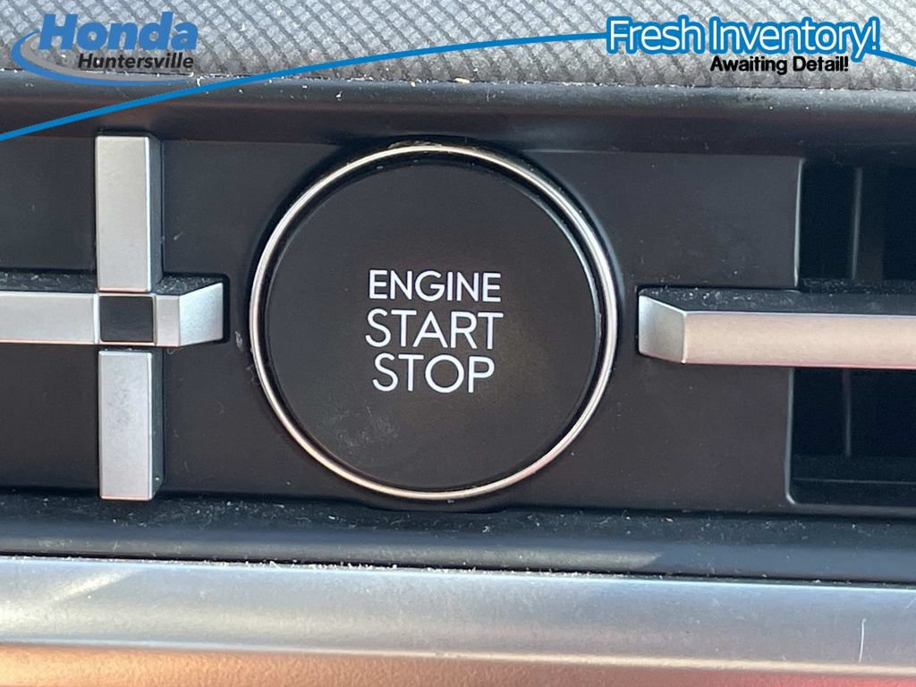 Used 2025 Hyundai Santa Fe SEL FWD image 33