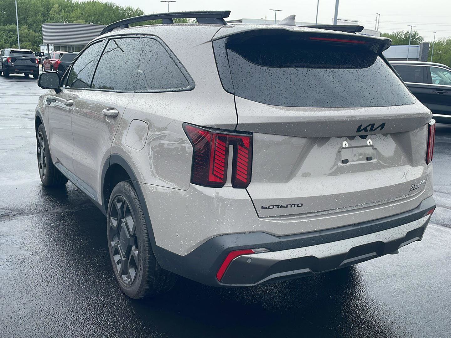 Used 2025 Kia Sorento SX AWD/4WD image 3