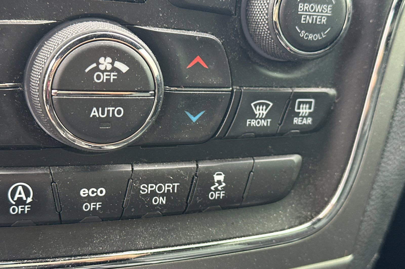 Used 2018 Jeep Grand Cherokee Limited image 30