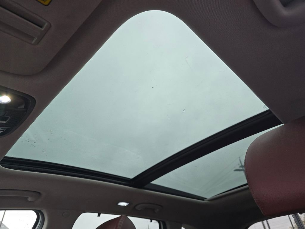 Used 2018 Kia Sorento SX image 4