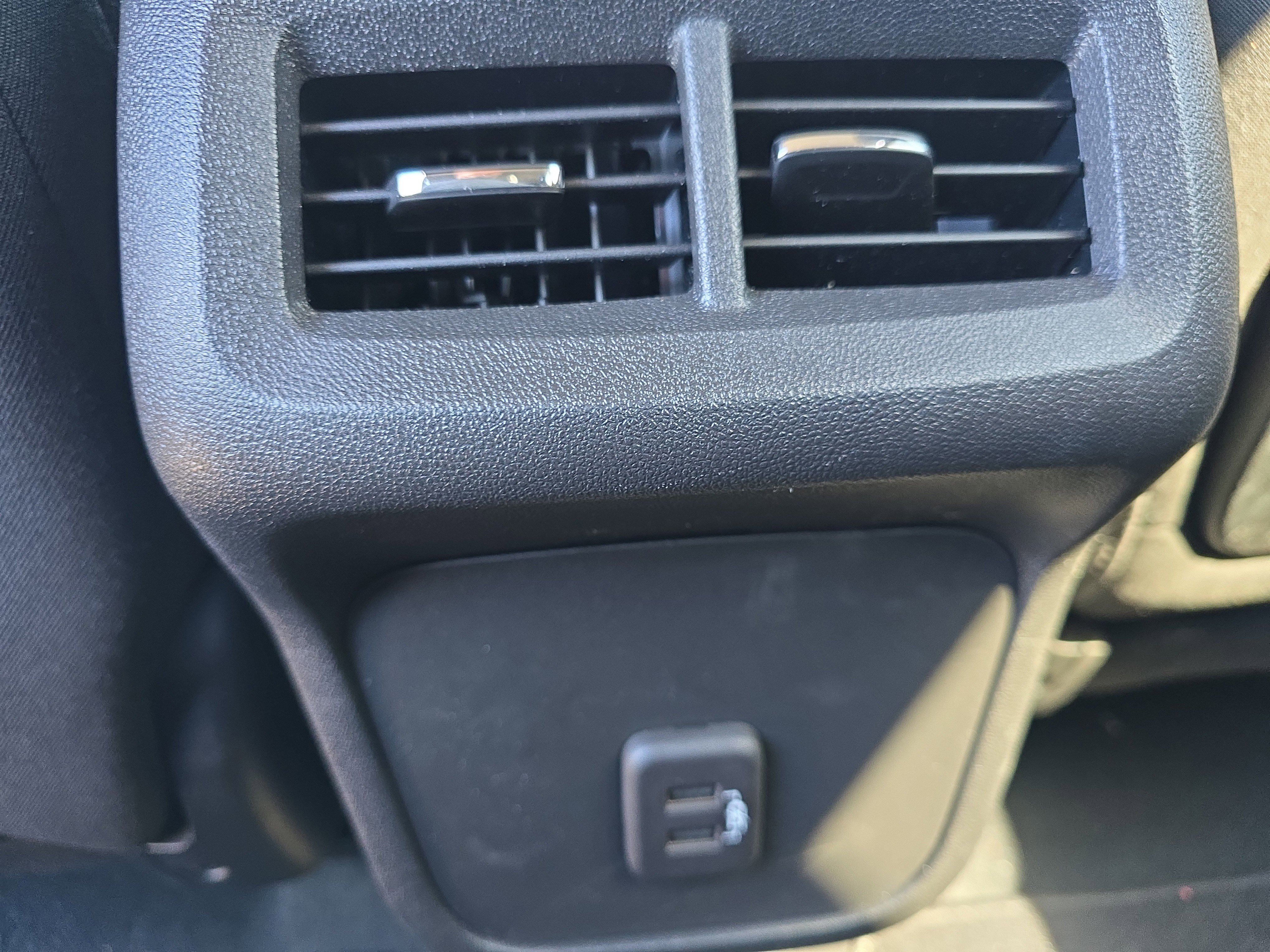 Used 2023 GMC Terrain SLE w/ Driver Convenience Package AWD/4WD image 15
