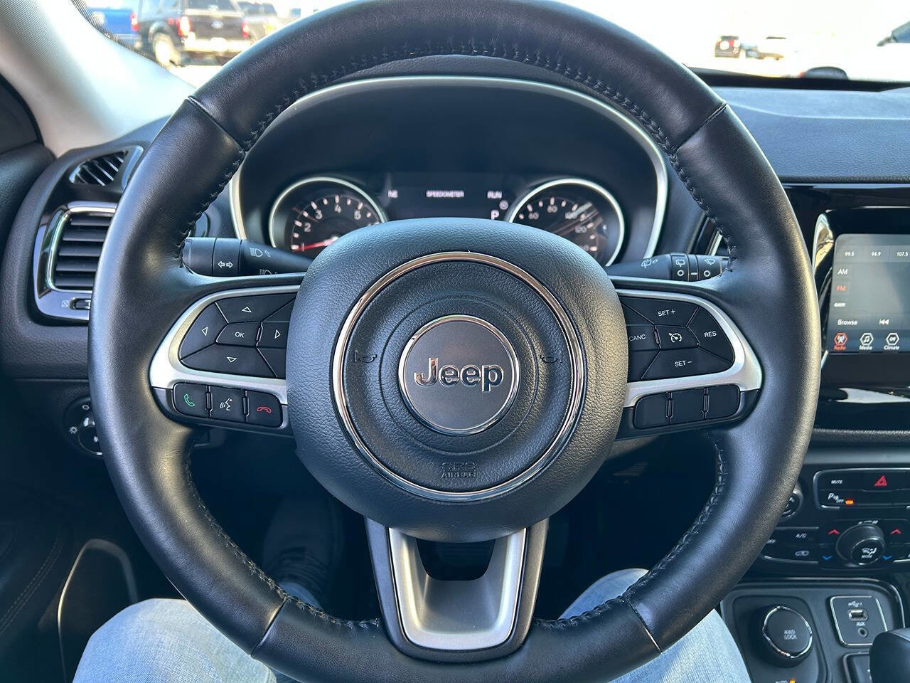 Used 2019 Jeep Compass Latitude image 9