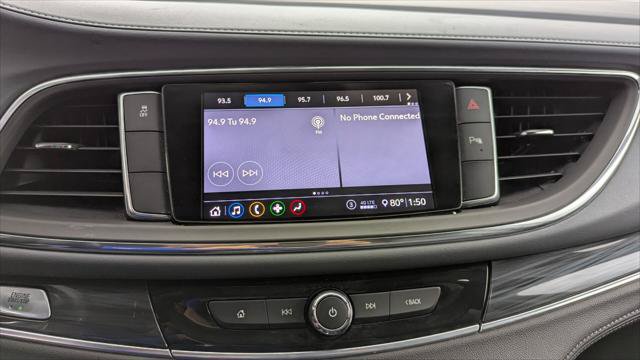 Used 2021 Buick Enclave Essence w/ Sport Touring Edition FWD image 28