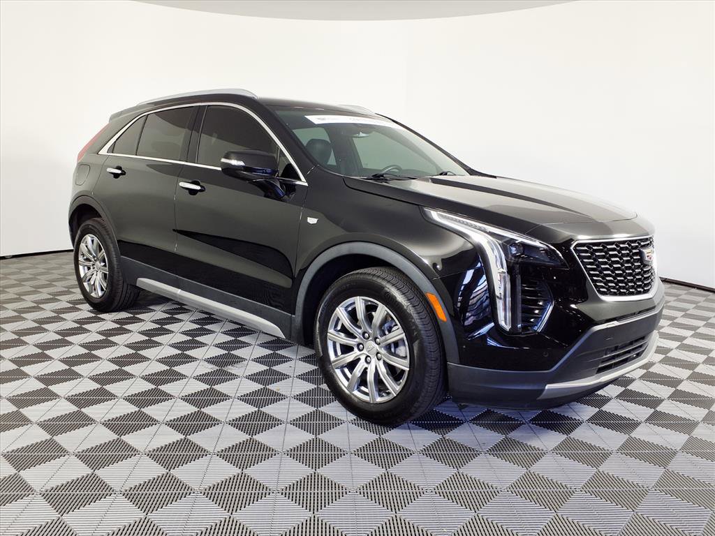 Certified 2023 Cadillac XT4 Premium Luxury w/ Driver Assist Package image 3