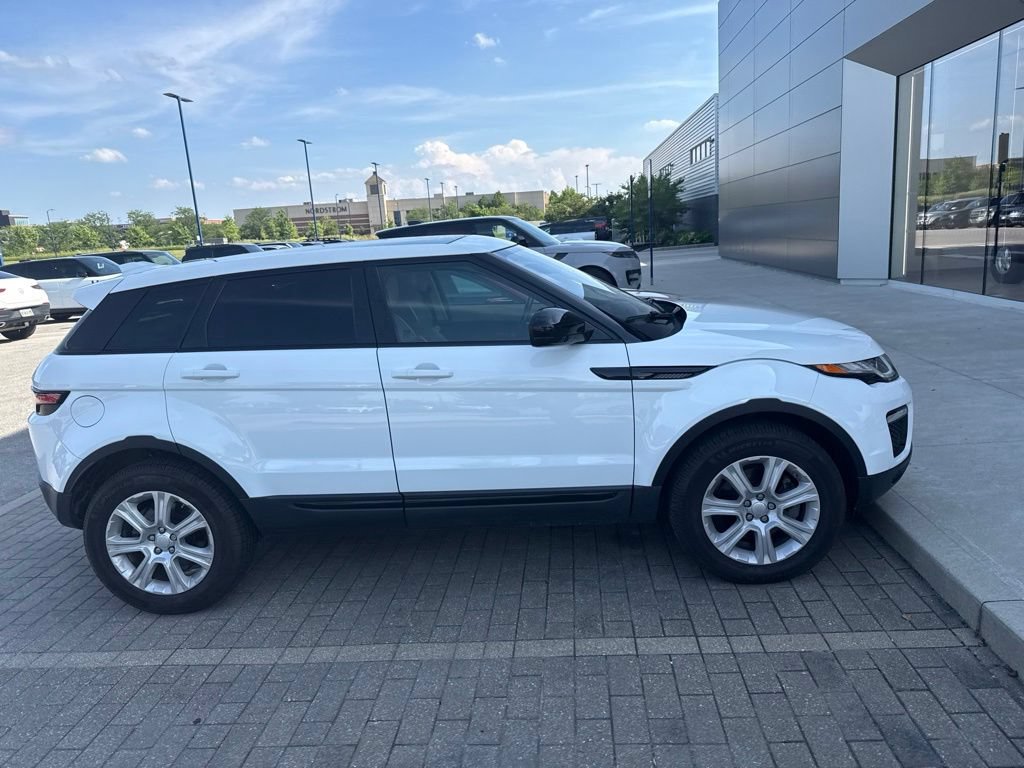 Used 2017 Land Rover Range Rover Evoque SE AWD/4WD image 5