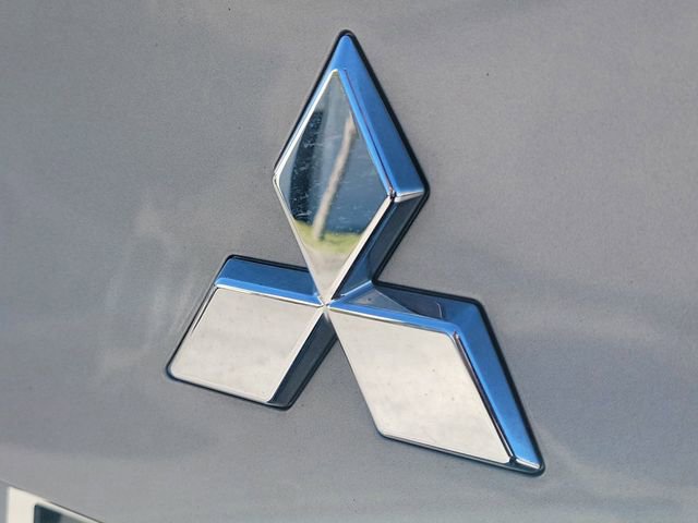 Used 2024 Mitsubishi Outlander SE image 8