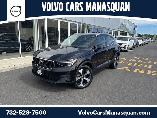 Used 2025 Volvo XC40 B5 Plus