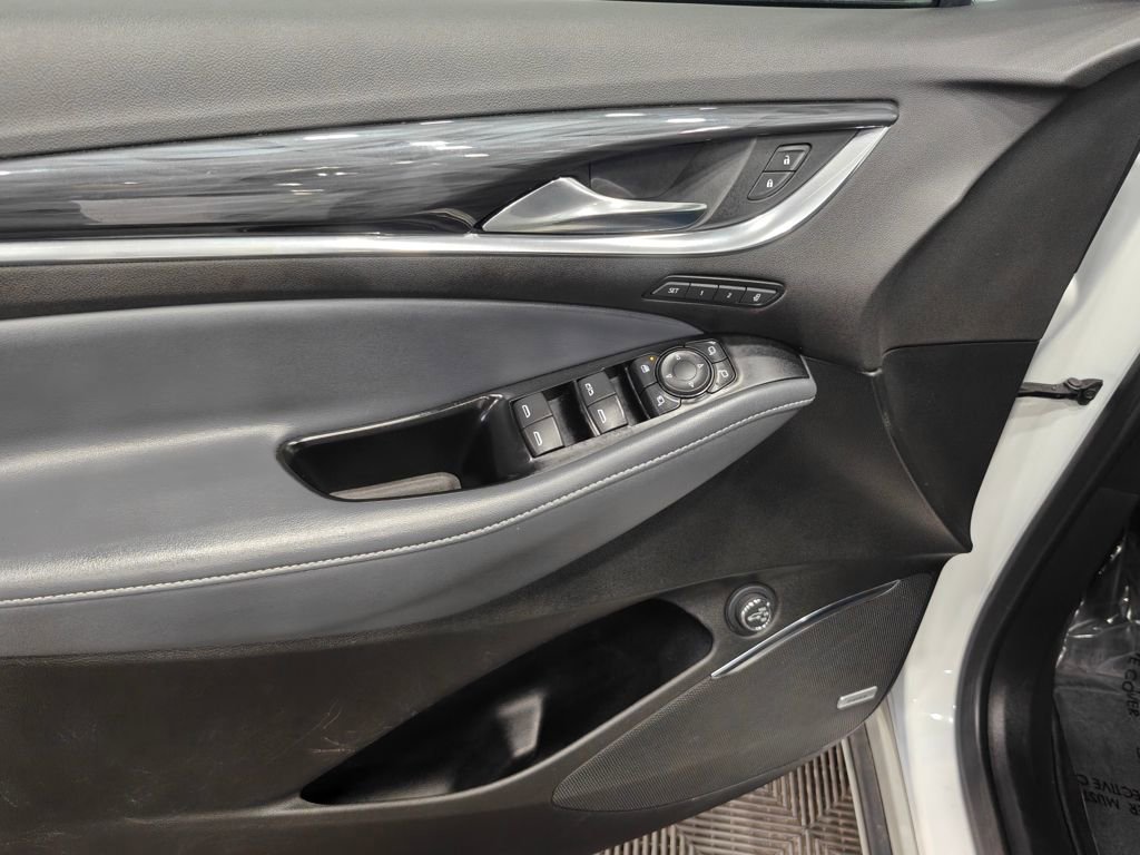 Used 2024 Buick Enclave Premium image 64