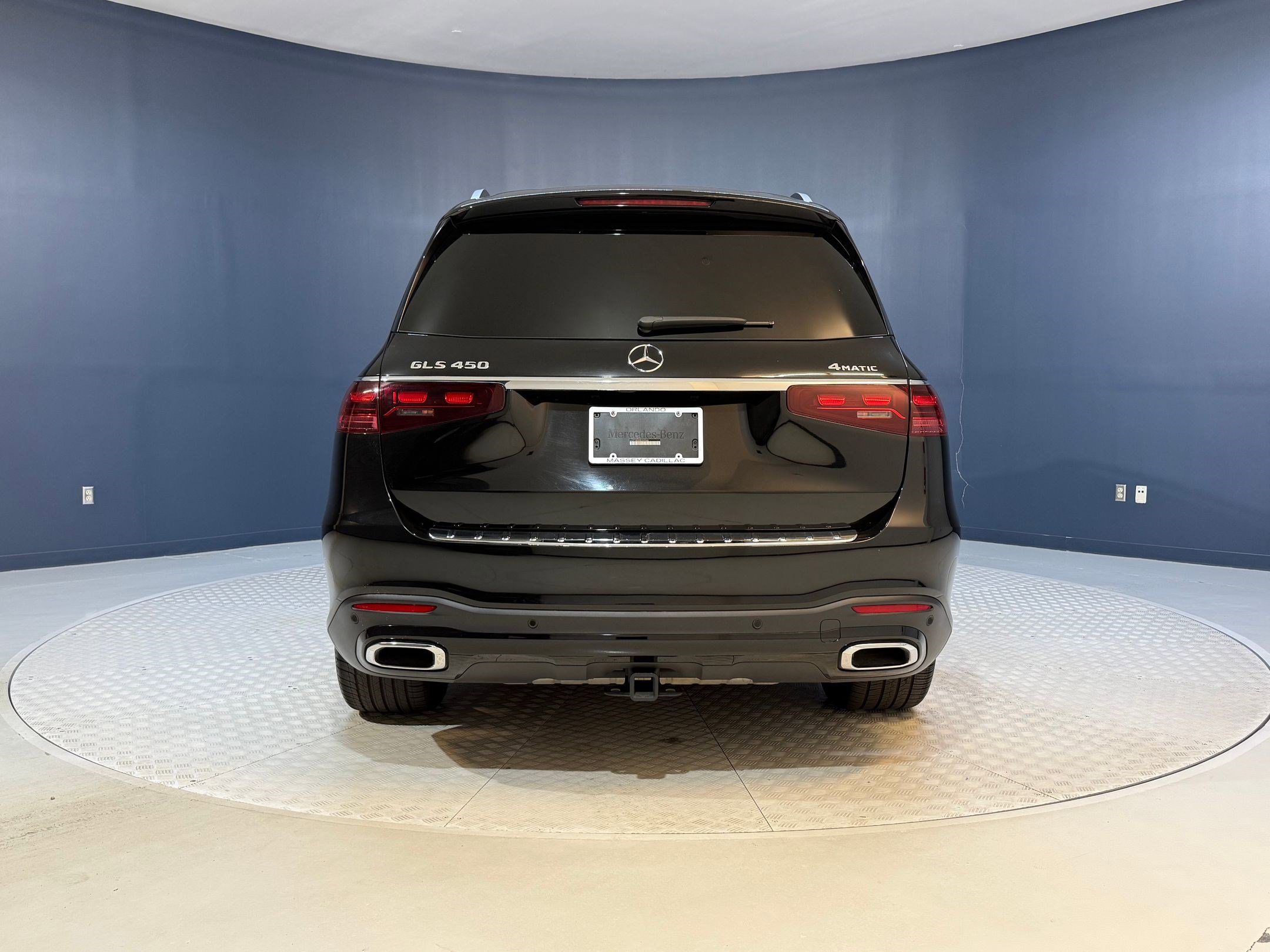 Used 2024 Mercedes-Benz GLS 450 4MATIC image 10