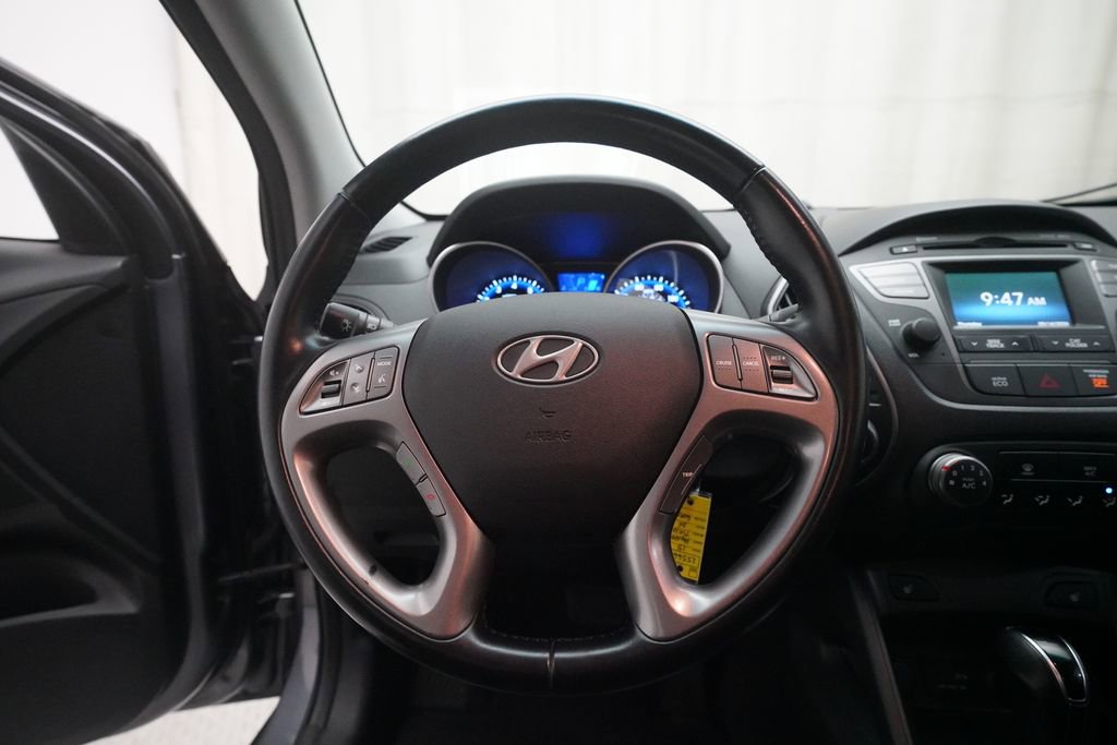 Used 2015 Hyundai Tucson SE AWD/4WD image 4