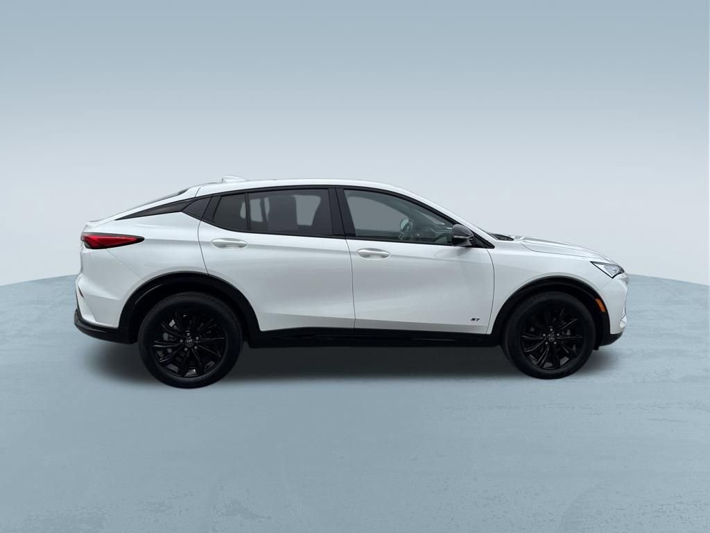 Used 2025 Buick Envista Sport Touring FWD image 9