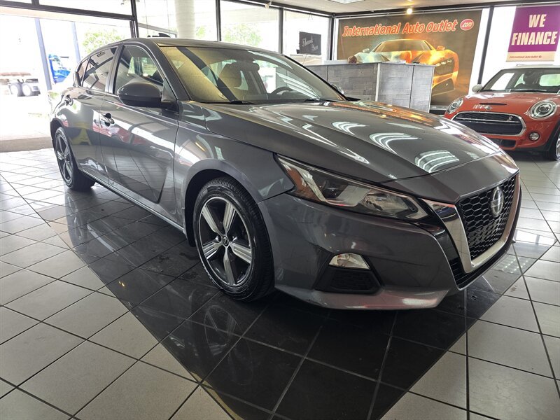 Used 2020 Nissan Altima 2.5 S FWD image 3