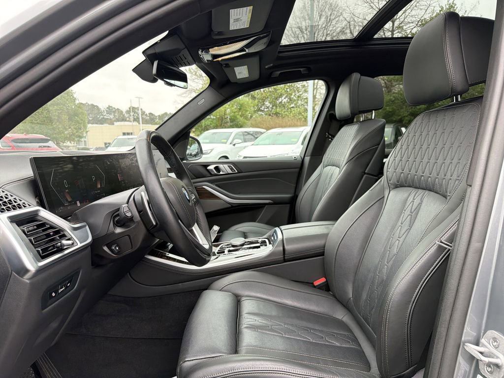 Used 2025 BMW X5 xDrive50e image 11