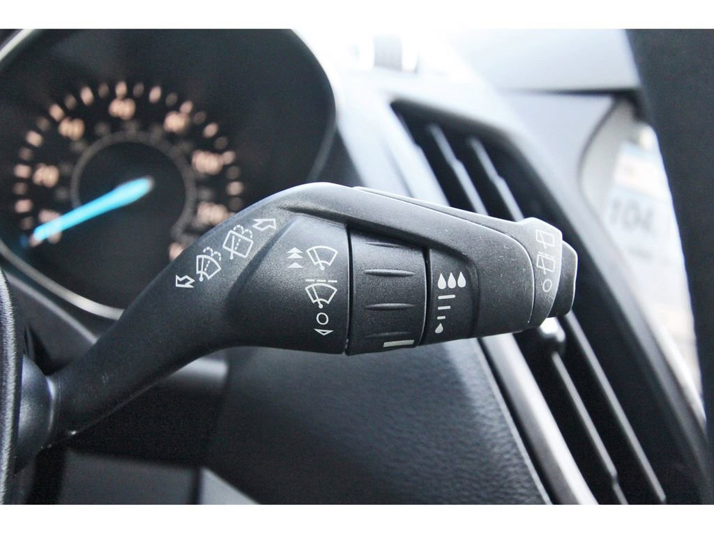 Used 2019 Ford Escape SE image 21