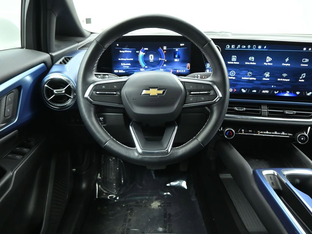 Used 2025 Chevrolet Equinox EV LT w/ Convenience Package image 23