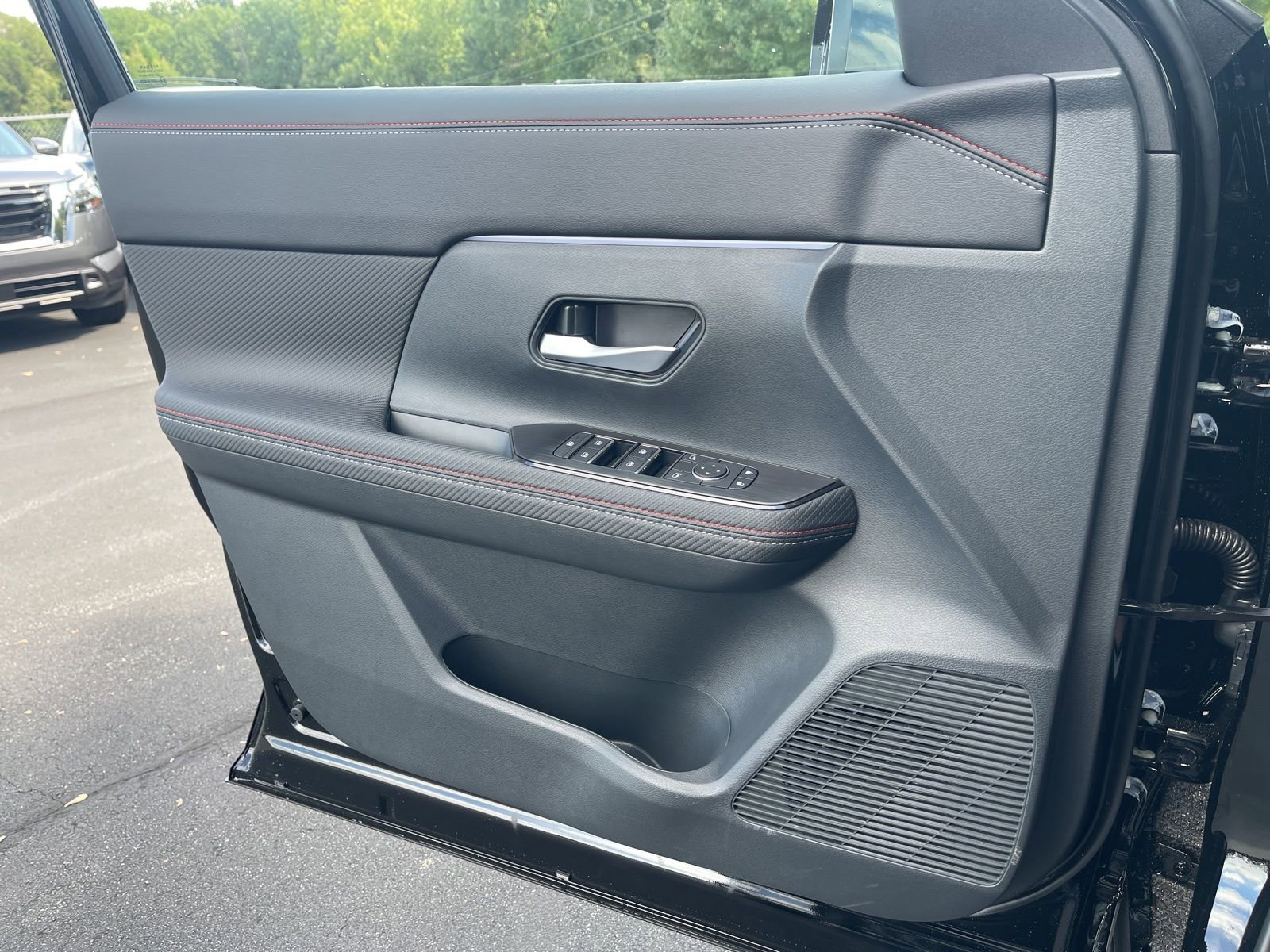 New 2026 Nissan Kicks SR w/ Cold Weather Package image 36