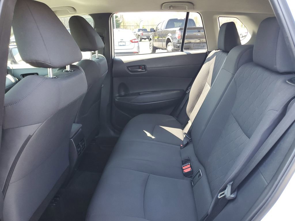 Used 2022 Toyota Corolla Cross LE AWD/4WD image 29