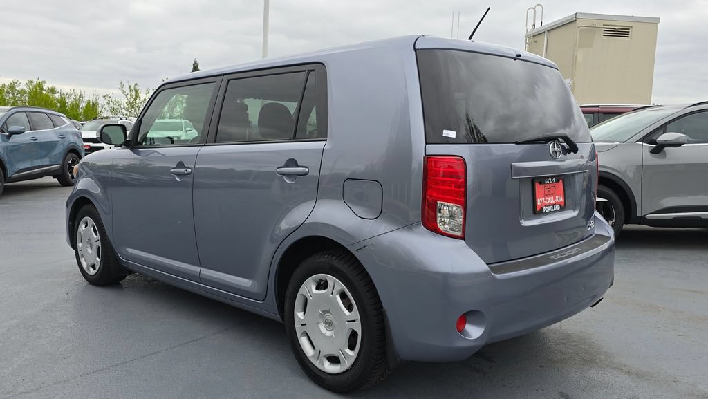 Used 2012 Scion xB FWD image 5