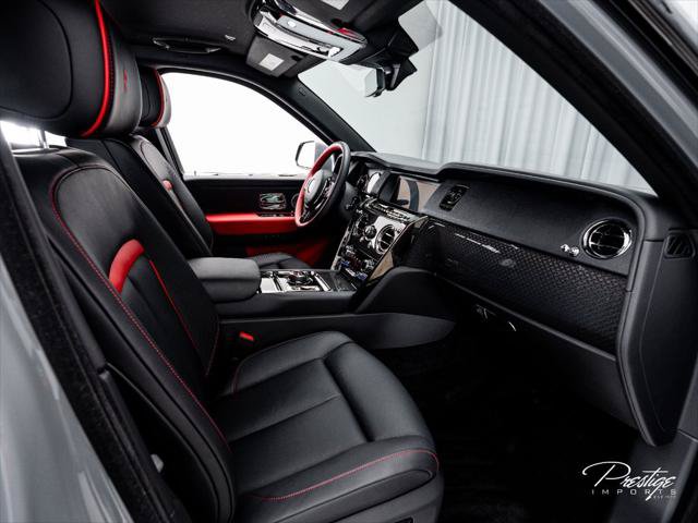 Used 2024 Rolls-Royce Cullinan Black Badge AWD/4WD image 43