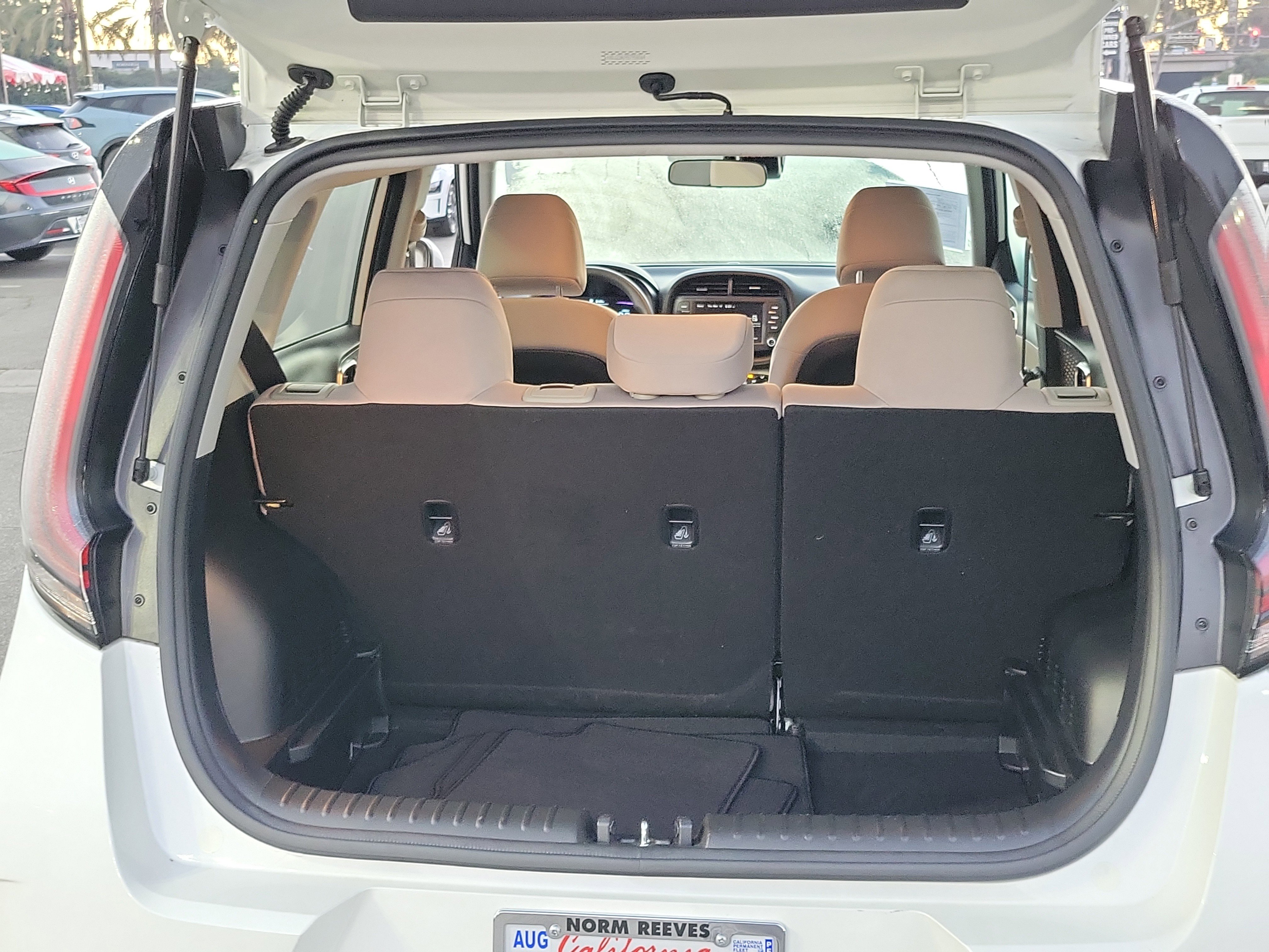 Used 2025 Kia Soul LX image 17