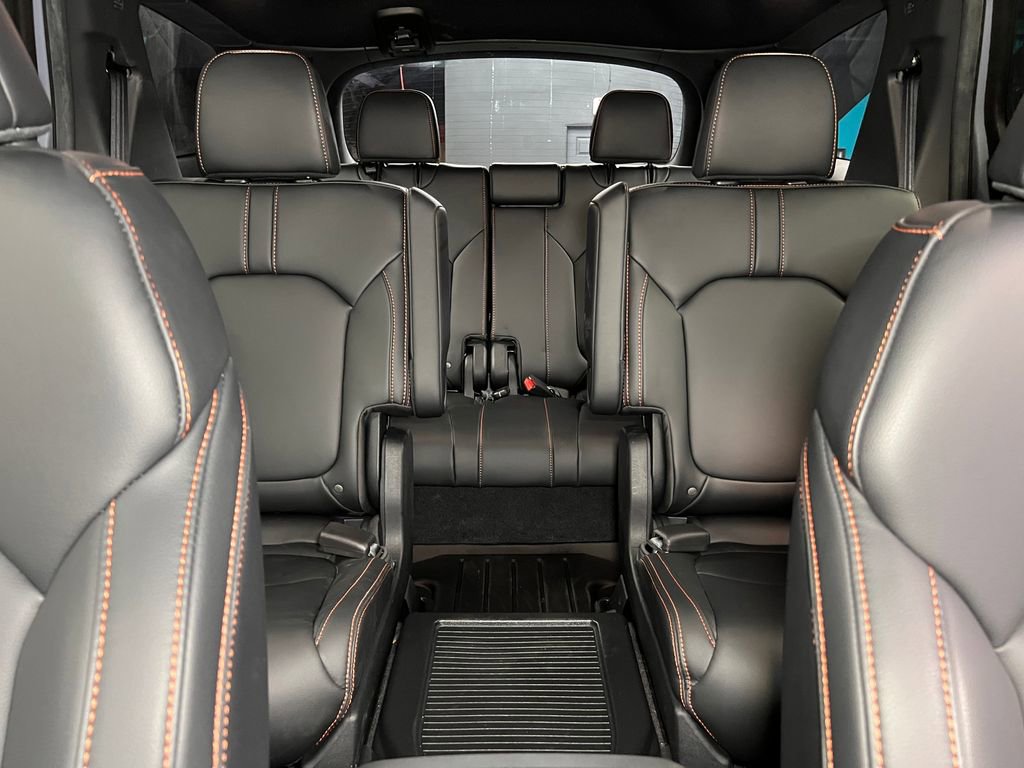 Used 2025 Honda Pilot TrailSport image 29