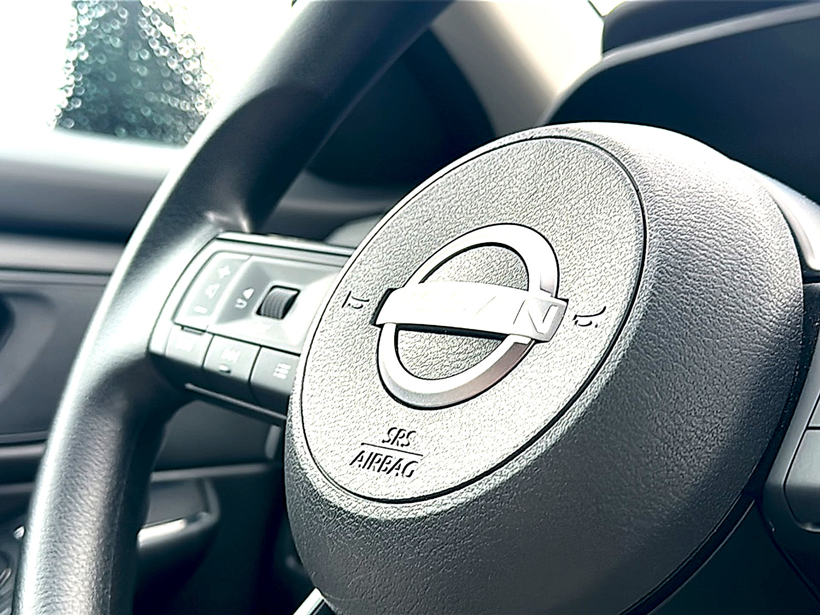 Used 2024 Nissan Rogue S image 30