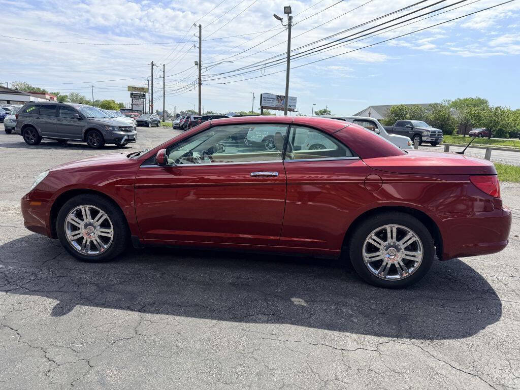 Used 2009 Chrysler Sebring Limited FWD image 3