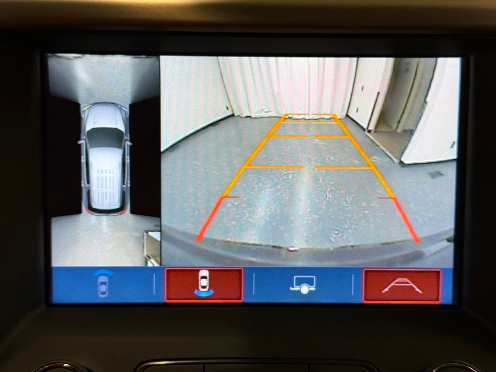 Used 2018 GMC Acadia Denali w/ Technology Package FWD image 16