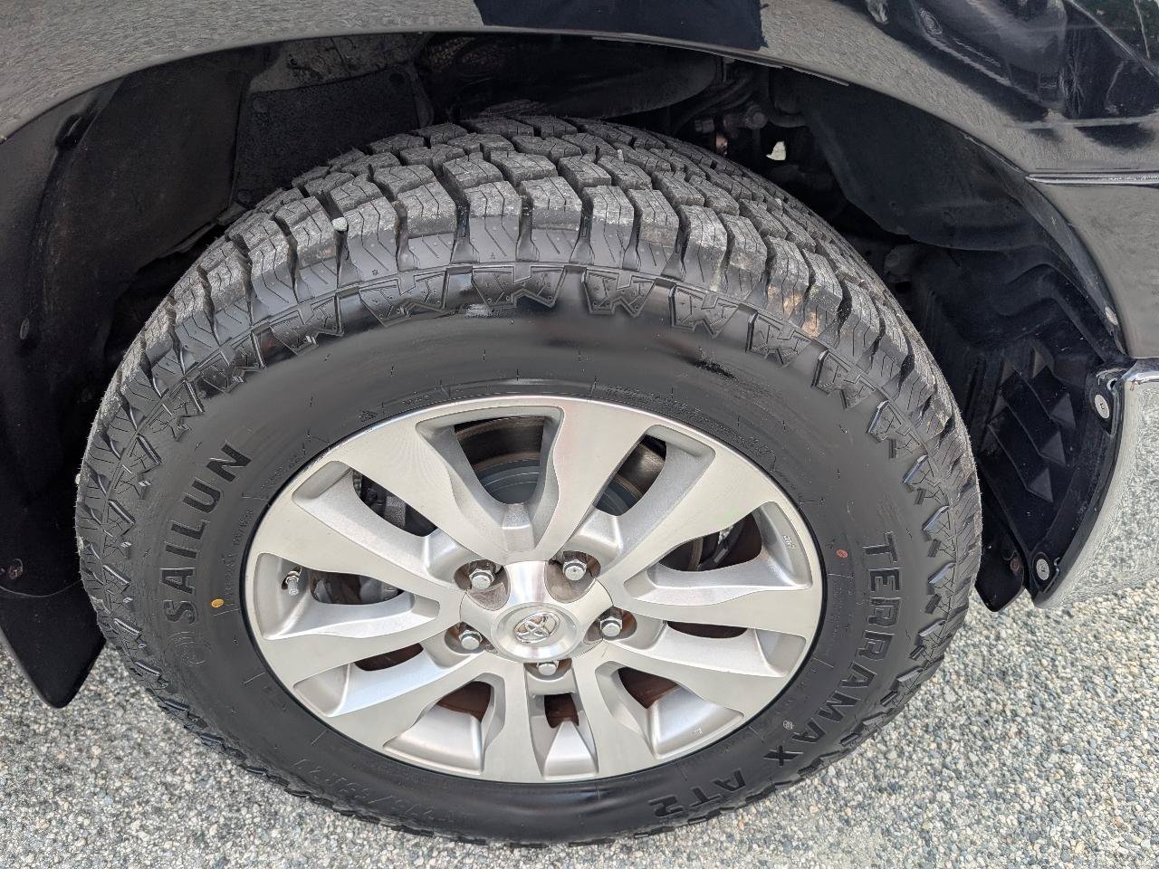 Used 2012 Toyota Tundra Limited w/ Platinum Pkg AWD/4WD image 11