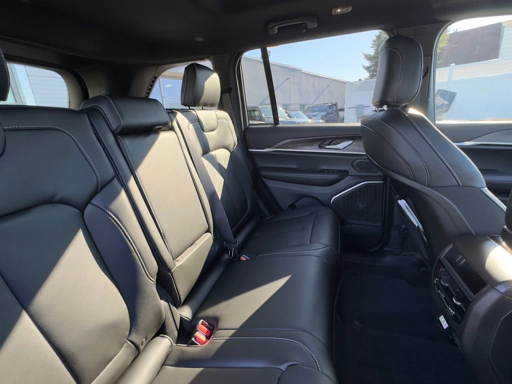 New 2026 Jeep Grand Cherokee Limited w/ Limited Altitude Package image 23