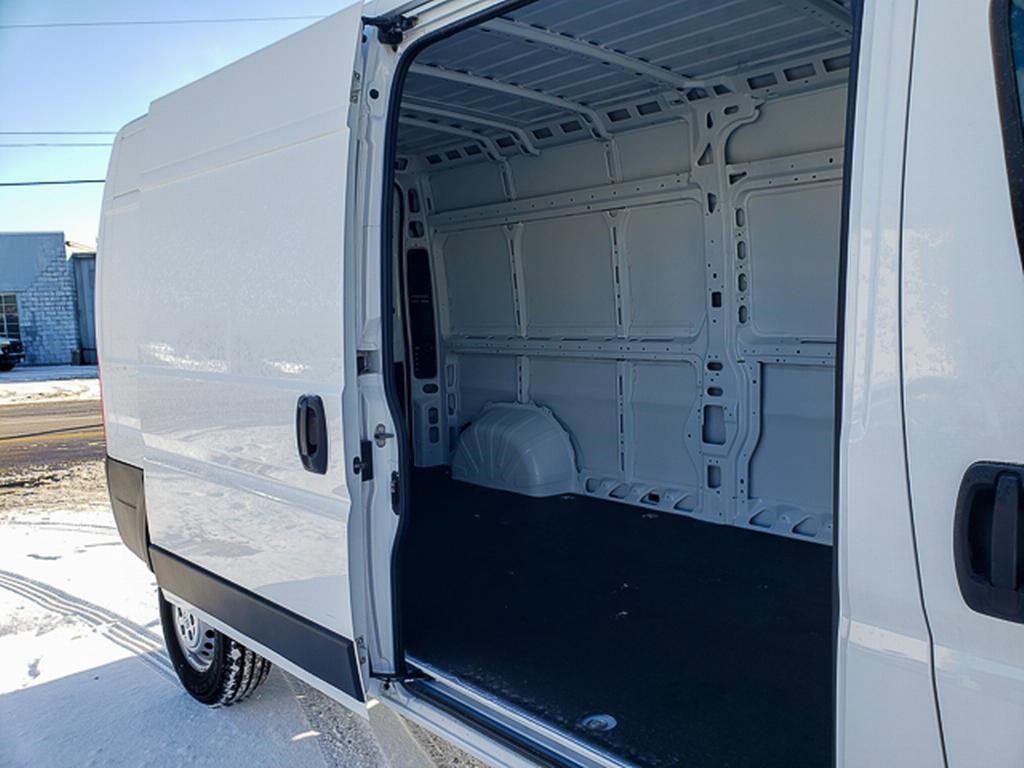 Used 2024 RAM ProMaster 2500 image 38
