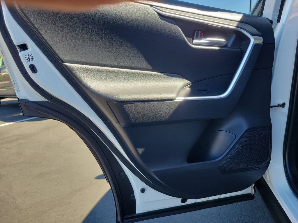 Used 2019 Toyota RAV4 XLE w/ Convenience Package FWD image 19
