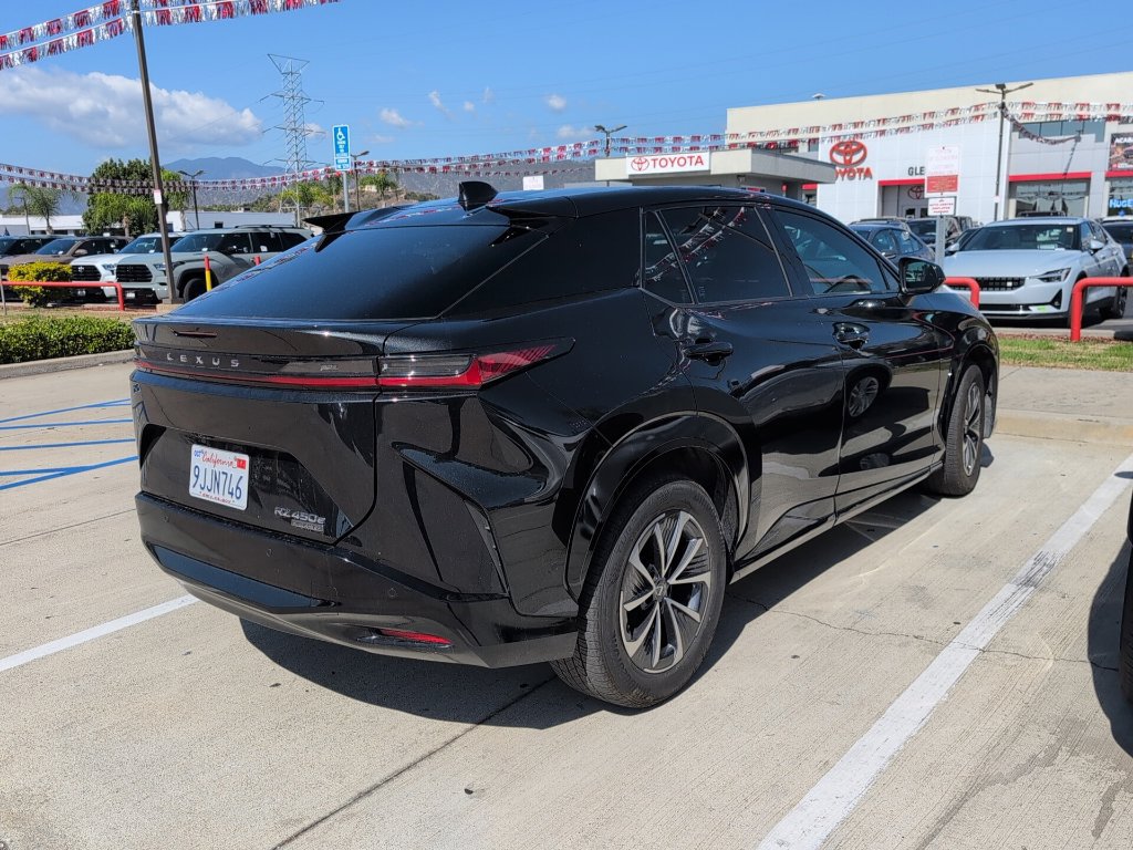 Used 2023 Lexus RZ 450e Premium w/ Technology Package AWD/4WD image 4