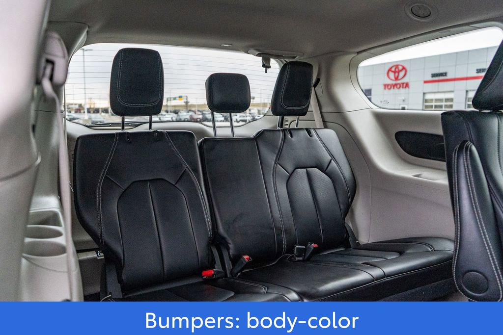 Used 2024 Chrysler Pacifica Select image 14