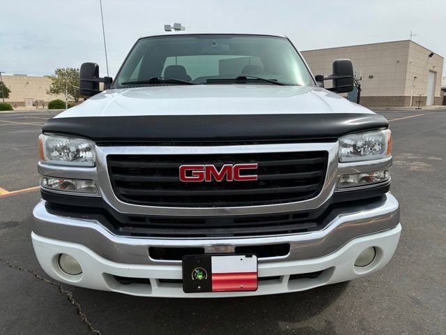 Used 2004 GMC Sierra 2500 SLE w/ Heavy-Duty Power Package RWD image 9