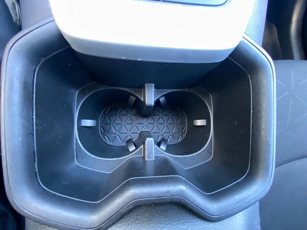 Used 2025 Toyota RAV4 XLE AWD/4WD image 24