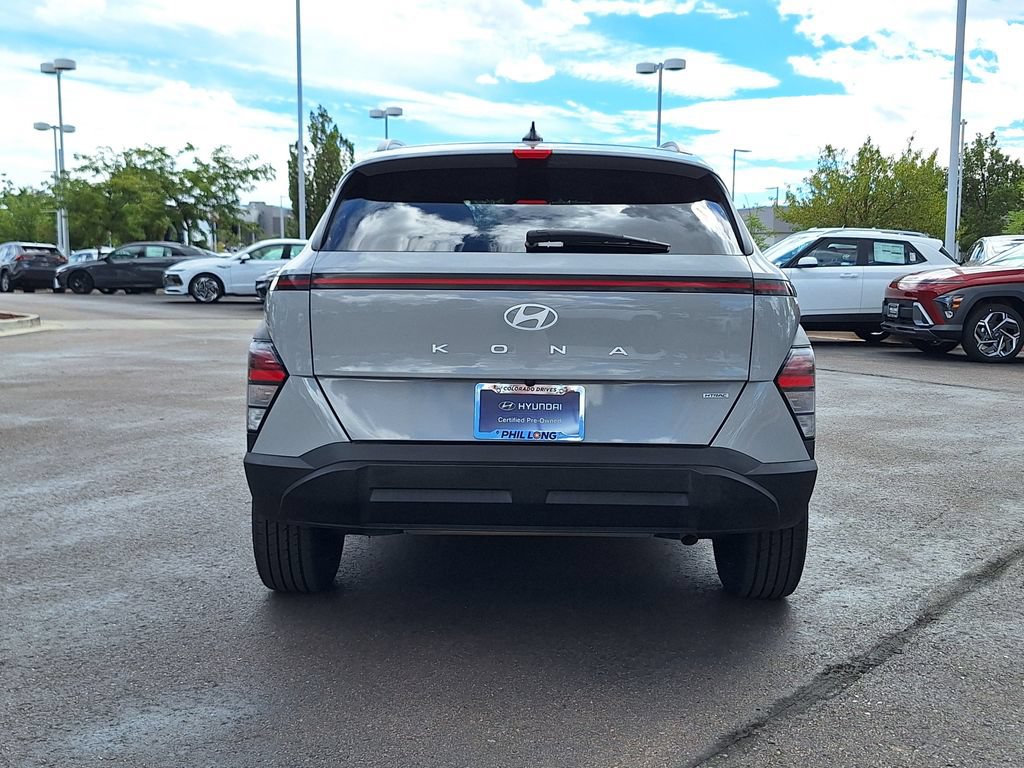 Certified 2025 Hyundai Kona SEL AWD/4WD image 4