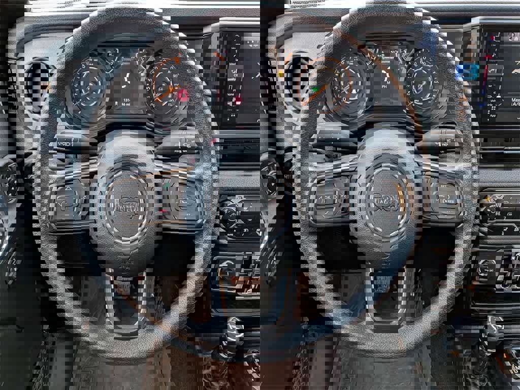 Used 2024 Jeep Gladiator Sport image 18