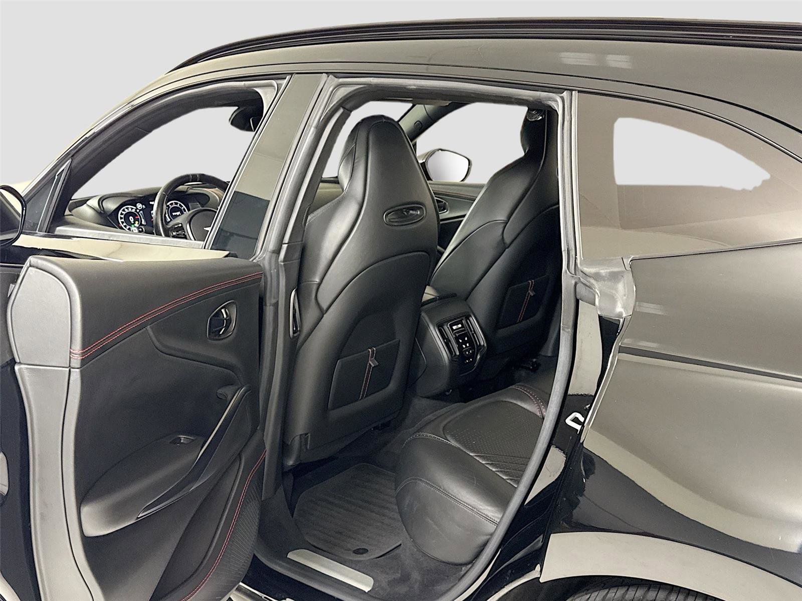 Used 2021 Aston Martin DBX image 23